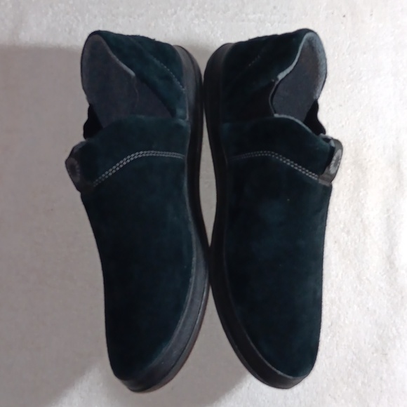 UGG Hanz ,Slip On, Mens-12 , Black Suede - Picture 3 of 12